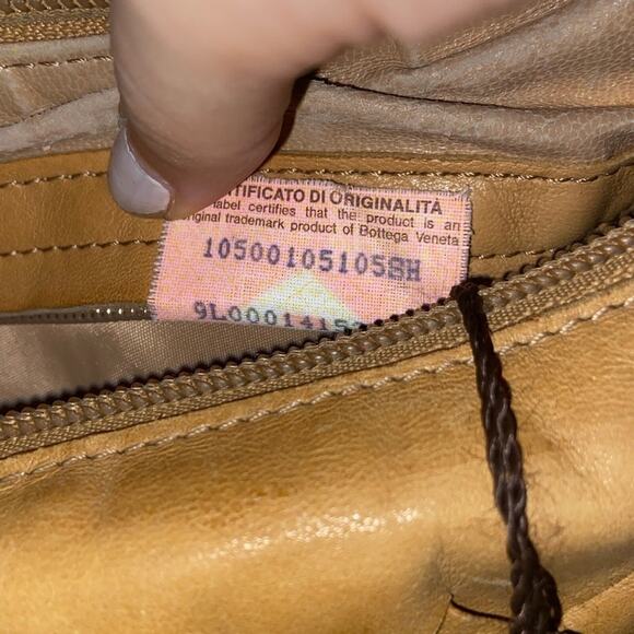 Bottega Veneta Intrecciato Beige/Brown Leather Crossbody – Rare Medium - Picture 6 of 11